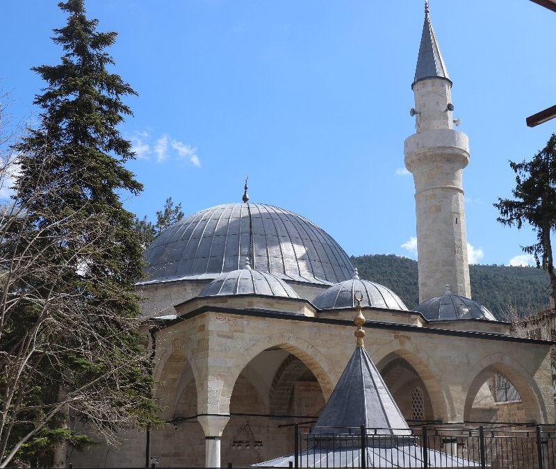 Sakarya'da 508 yıllık Yunus Paşa Camii, zamanın izlerini taşıyor