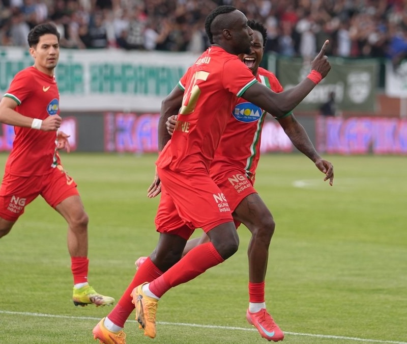 Süper Lig'e yükselen ikinci takım Amedspor oldu