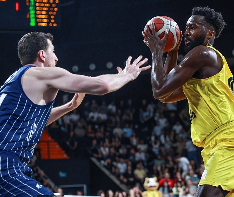 Anadolu Efes, Mersin Spor deplasmanında kazandı