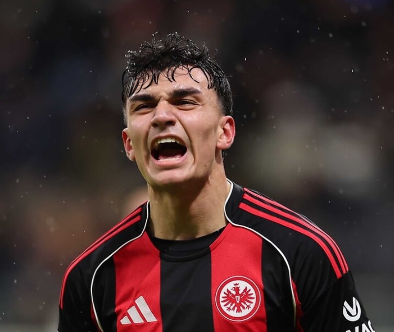 Can Uzun'un golü yetmedi! Eintracht Frankfurt, Hamburg'a kaybetti