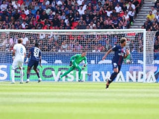 Paris Saint-Germain, Lorient karşısında iki puan bıraktı
