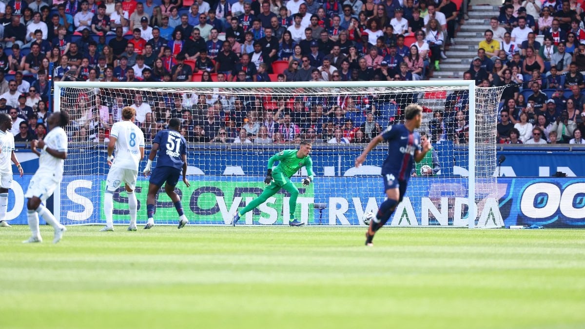 PSG, Lorient ile 2-2 Berabere Kalarak Liderliğini Sürdürdü — image 2