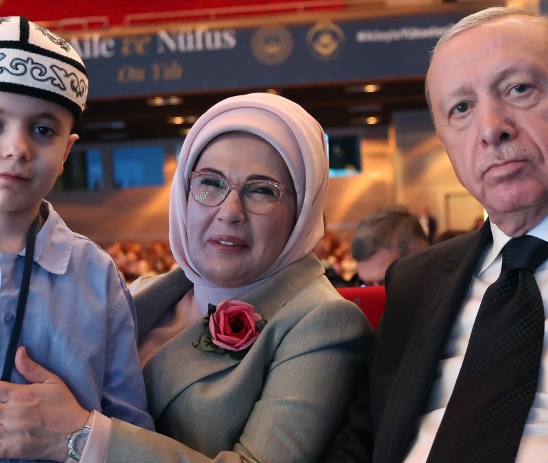 Emine Erdoğan'dan “Aile ve Nüfus 10 Yılı Vizyon Belgesi” mesajı: Hayırlı olmasını diliyorum