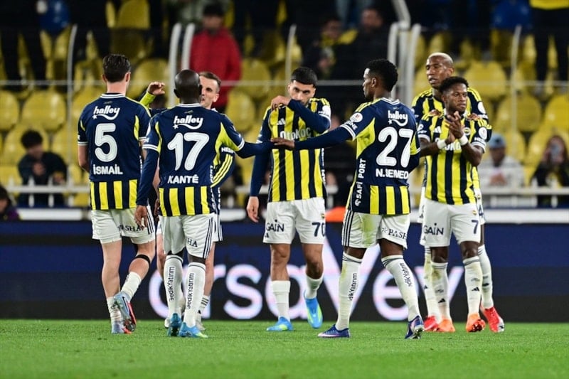 Talisca Hat-Trick yaptı, Fenerbahçe, Başakşehir’i üç golle geçti