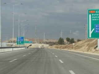 "İzmir Çevre Yolu ücretli olacak" iddialarına Karayolları’ndan yalanlama