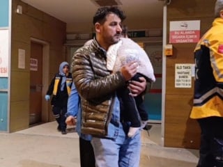 Bursa'da merdivenden düşen Güllüzar bebek, yaralandı