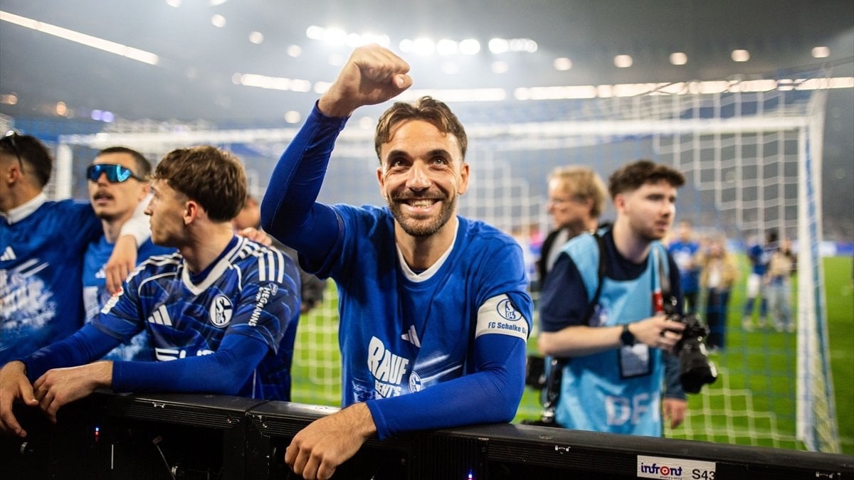 Kenan Karaman'ın attığı golle Schalke 04, Bundesliga'ya çıktı