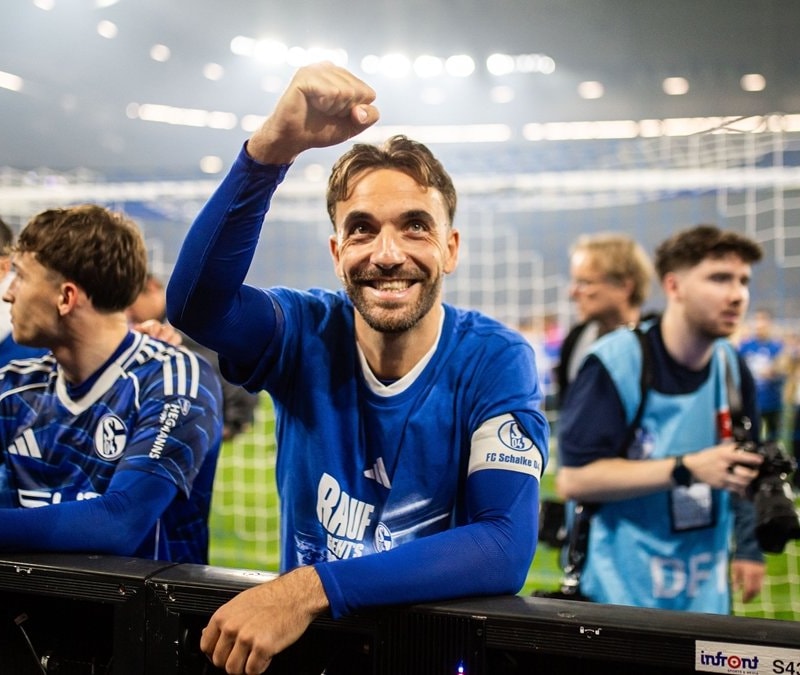 Kenan Karaman'ın attığı golle Schalke 04, Bundesliga'ya çıktı
