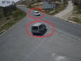 Nevşehir'de ilginç kaza: Boş yolda birbirlerine girdiler