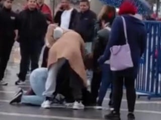 Bursa'da bir grup kadın engelli vatandaşı tekme tokat dövdü