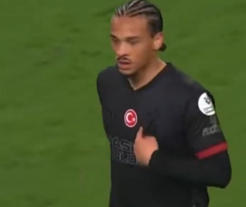 Leroy Sane, oyundan alınmasına tepki gösterdi