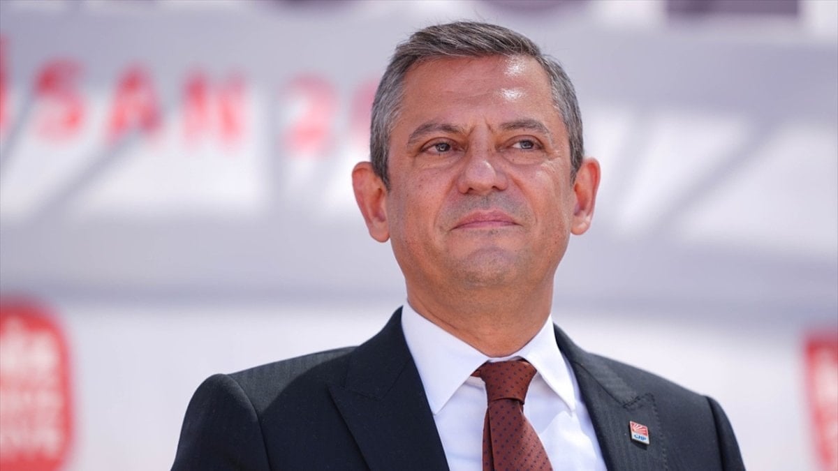 Özgür Özel, Sırrı Süreyya Önder'i andı