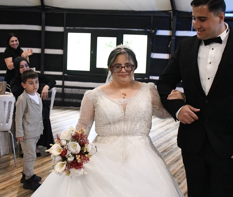 Düzce'de down sendromlu Elif'in gelinlik hayali gerçek oldu