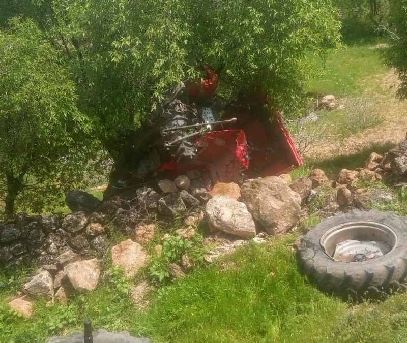 Batman'da sürücü uçuruma yuvarlanan traktörden son anda kurtuldu