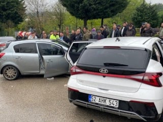 Ordu'da iki otomobilin çarpıştığı kazada 3 kişi yaralandı