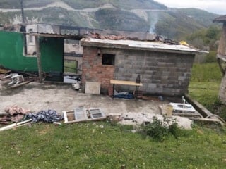 Zonguldak'ta yaşlı çiftin evi alevlere teslim oldu