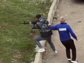 Erzurum’da eşine kızdı kayınpederinin evine ateş açtı