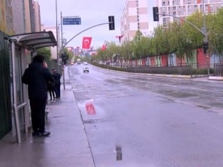 İstanbul'da otobüs durağında facia: Genç mühendis kamyonun altında kalarak can verdi