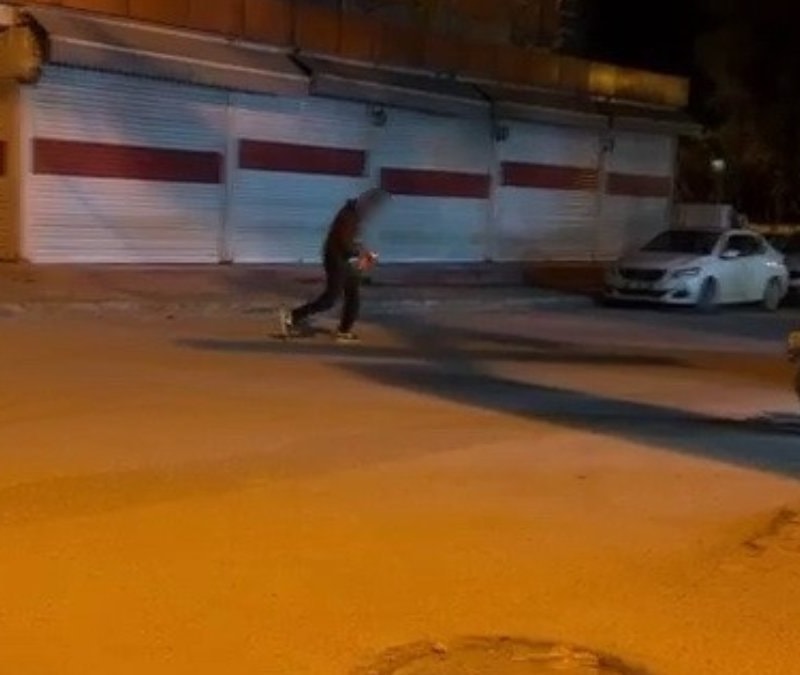 Adıyaman’da madde bağımlısı ayakta durmakta güçlük çekerken görüldü