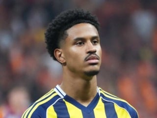 Roma, Jayden Oosterwolde'yi takip ediyor