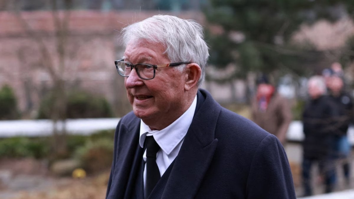 Alex Ferguson, Manchester United-Liverpool maçı öncesi hastaneye kaldırıldı