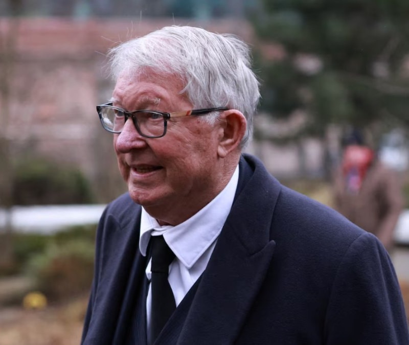 Alex Ferguson, Manchester United-Liverpool maçı öncesi hastaneye kaldırıldı