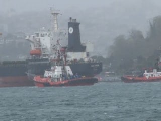 İstanbul Boğazı’nda arıza yapan yük gemisi kurtarıldı: Gemi trafiği yeniden açıldı