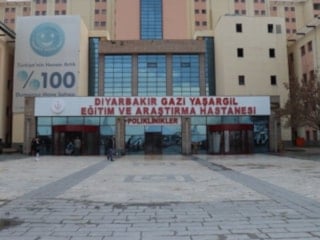 Diyarbakır Valiliği’nden “silahlı saldırı” iddialarına yalanlama
