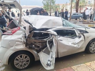 Şanlıurfa'da güneş enerjisi paneli otomobilin üzerine devrildi: 1 ölü