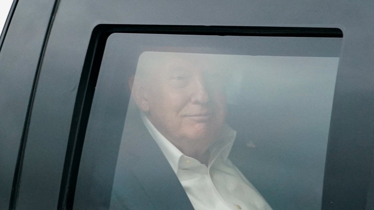 Trump: "Tarafsız" ülkelere ait gemilerin boğazdan geçişine yardım edeceğiz