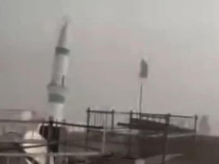 Şanlıurfa'da fırtınada caminin minaresi yıkıldı