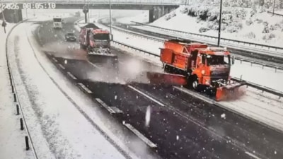Adana'ya kış geldi, yollar kapandı: Sahada kar mesaisi başladı