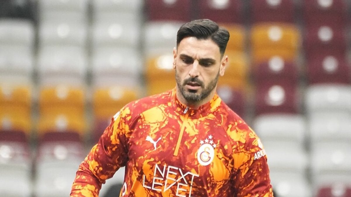 Okan Buruk, Günay Güvenç'le ilgili kararını verdi