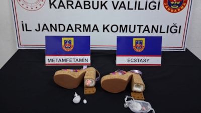 Karabük'te kadın ayakkabısının topuğundan uyuşturucu çıktı