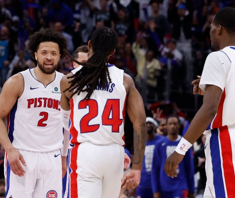 Detroit Pistons ve Cleveland Cavaliers konferans yarı finaline yükseldi