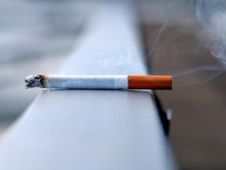 Sağlık Bakanı Yardımcısı duyurdu: Sigara kimlikle satılacak