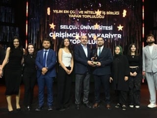 Konya'da '2. Gençlik Meclisi Topluluk Ödülleri' sahiplerini buldu