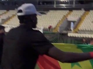 Amedsporlu Diagne Senegal bayrağı açtı: Polis terör örgütü flaması sanıp müdahale etti