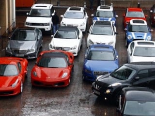 İran-ABD sürtüşmesi etkiledi! Lüks ve spor arabalar için motor yağı krizi