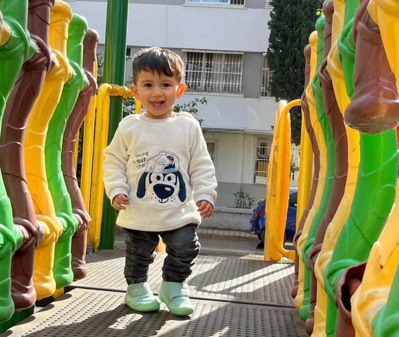 Adana'da tomografiye giren çocuk ölümden döndü