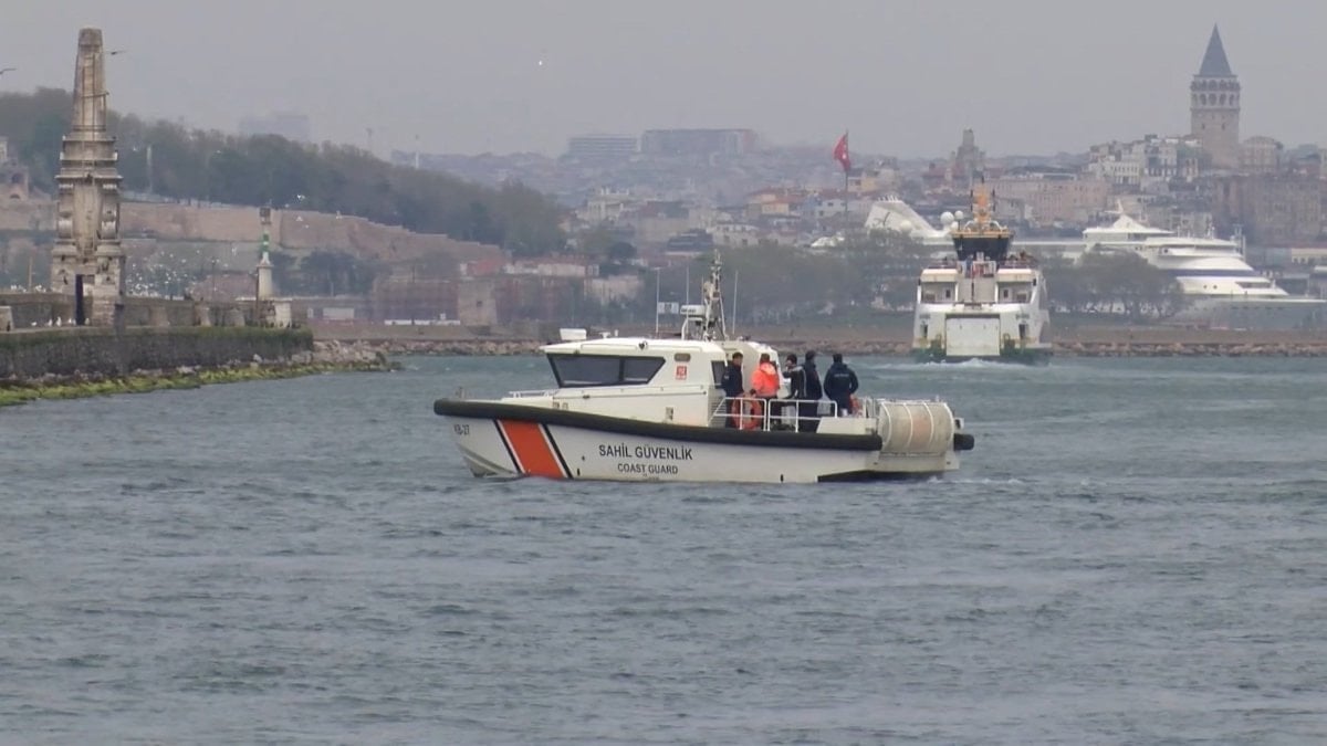 İstanbul'da vapura binen ve kaybolan kadının çantası bulundu: Denizde aranıyor
