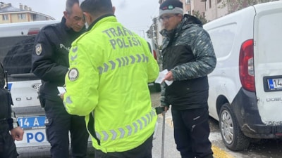 Bolu'da ehliyeti iptal edilen sürücü trafiğe çıktı: Kaza yaptı