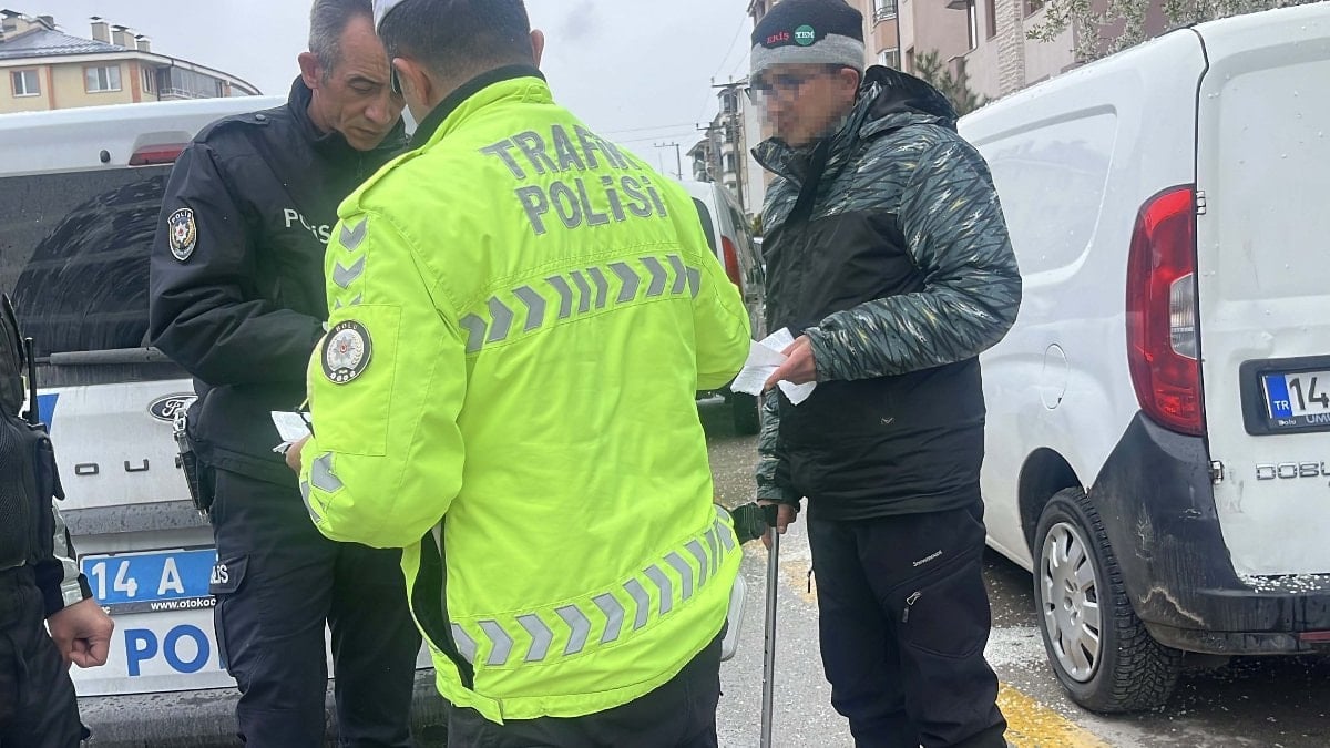 Bolu'da ehliyeti iptal edilen sürücü trafiğe çıktı: Kaza yaptı