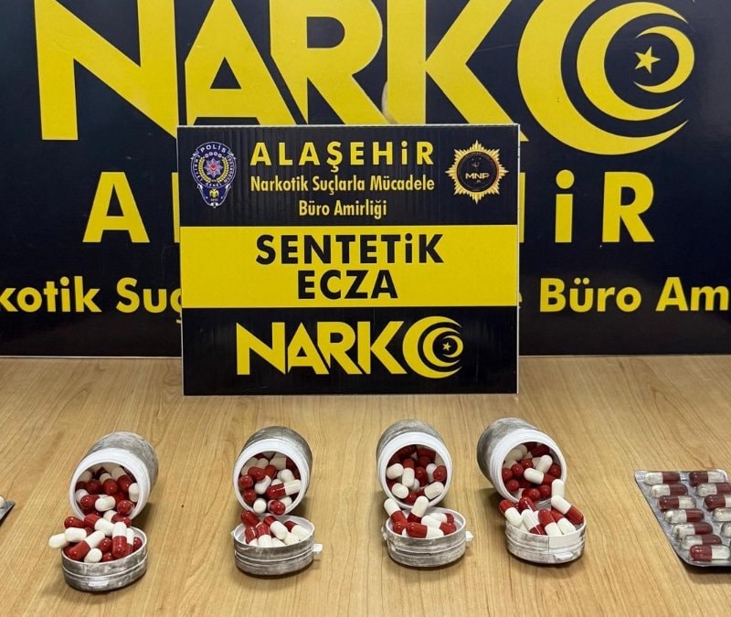 Manisa'da uyuşturucu hapla yakalanan 16 yaşındaki çocuk tutuklandı