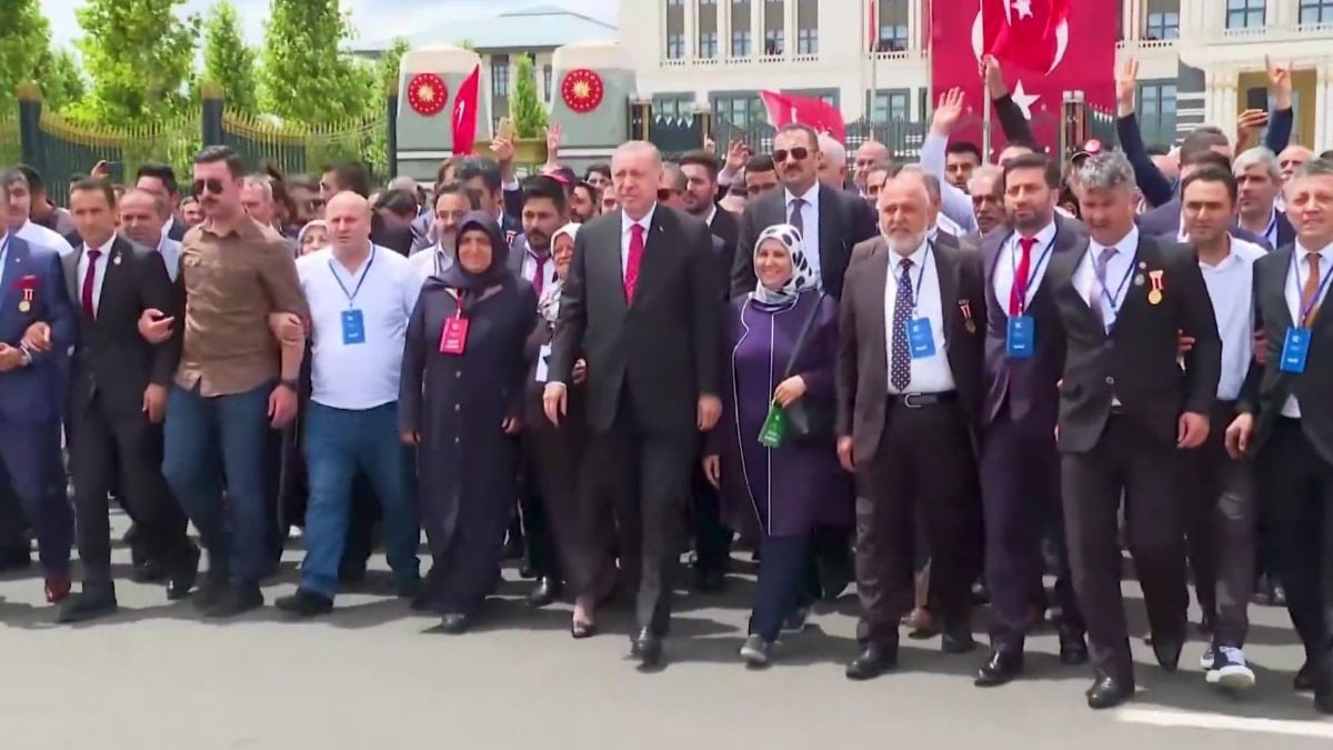 AK Parti'den yeni paylaşım: Daima milletle