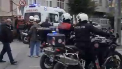 İstanbul Küçükçekmece'de kahve önünde silahlı saldırı: 3 yaralı