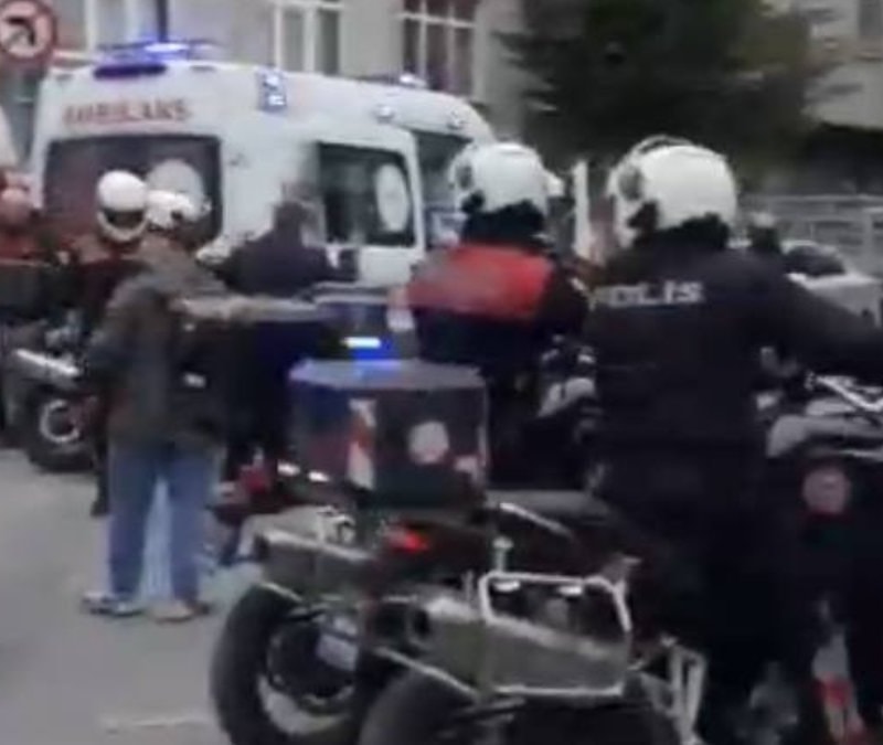 İstanbul Küçükçekmece'de kahve önünde silahlı saldırı: 3 yaralı