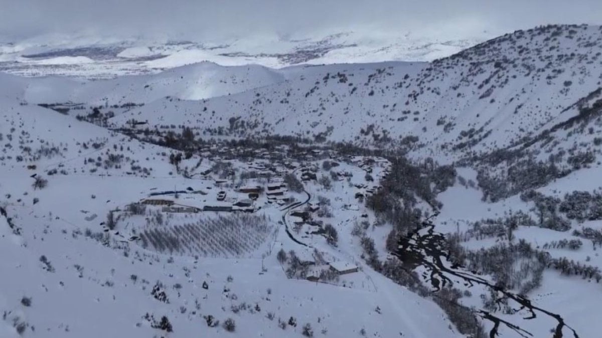 Erzincan'a kış, mayısta geri döndü