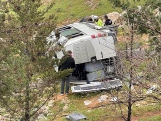 Gaziantep'te işçi servisi şarampole uçtu: 16 yaralı