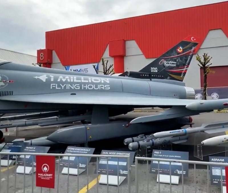 TSK envanterine giren Eurofighter Typhoon ilk kez Türk bayrağı ile sergilendi
